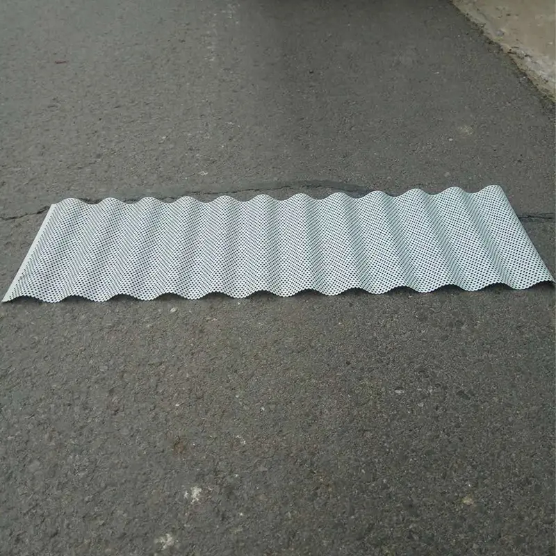 Tấm kim loại đục lỗ
